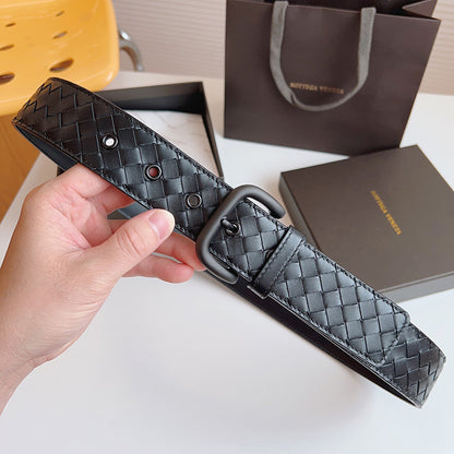 Bottega Veneta Curea - prezentare produs