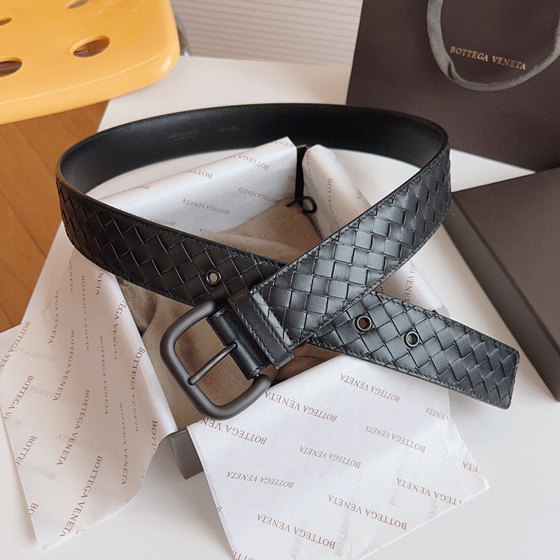 Bottega Veneta Curea - prezentare produs