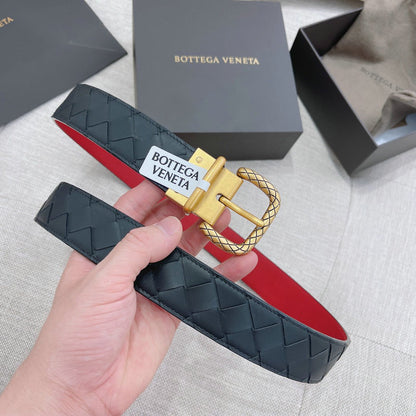 Bottega Veneta Curea - prezentare produs