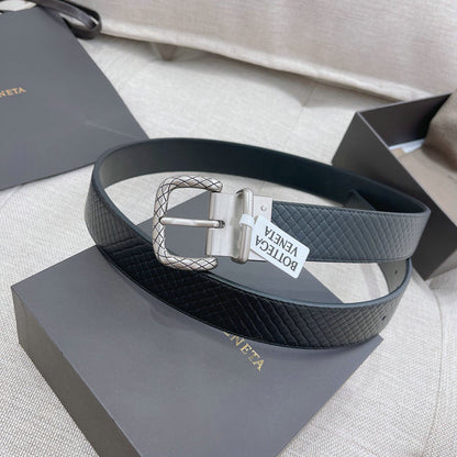 Bottega Veneta Curea - prezentare produs