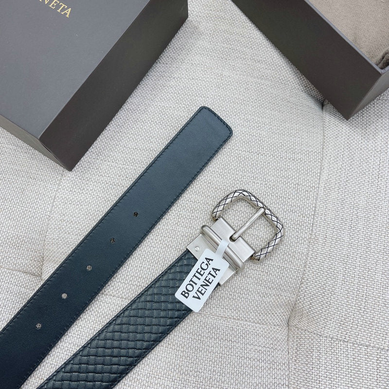 Bottega Veneta Curea - prezentare produs