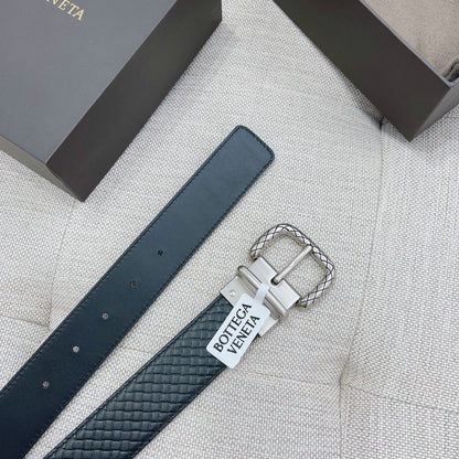 Bottega Veneta Curea - prezentare produs