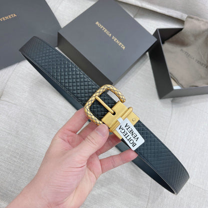 Bottega Veneta Curea - prezentare produs