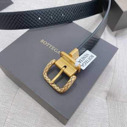 Bottega Veneta Curea - prezentare produs