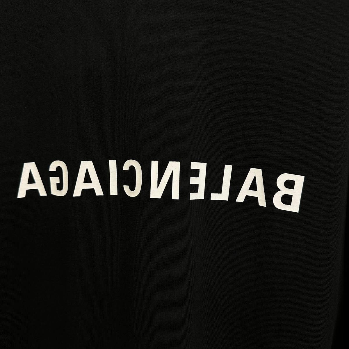 Balenciaga T Cămașă Exclusive - prezentare produs