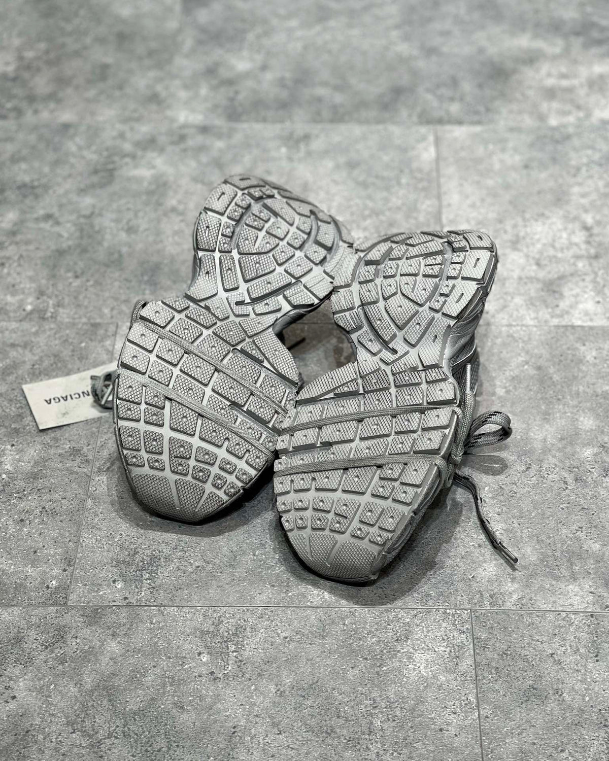 Balenciaga 3XL Gri Pantofi sport - prezentare produs