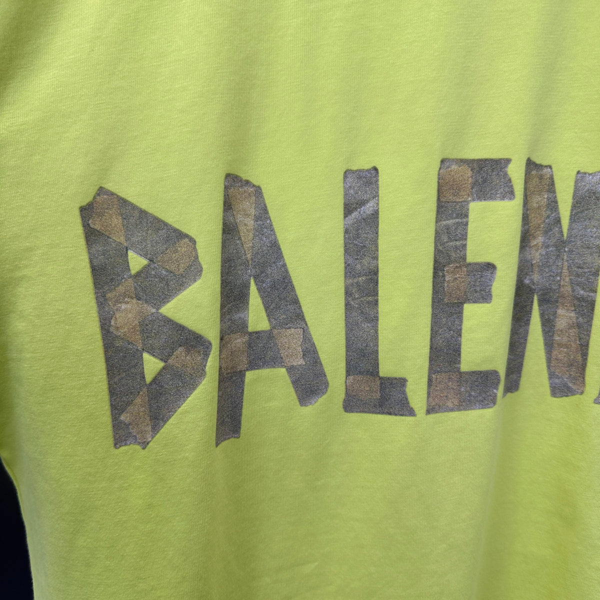 Balenciaga T Cămașă Exclusive - prezentare produs