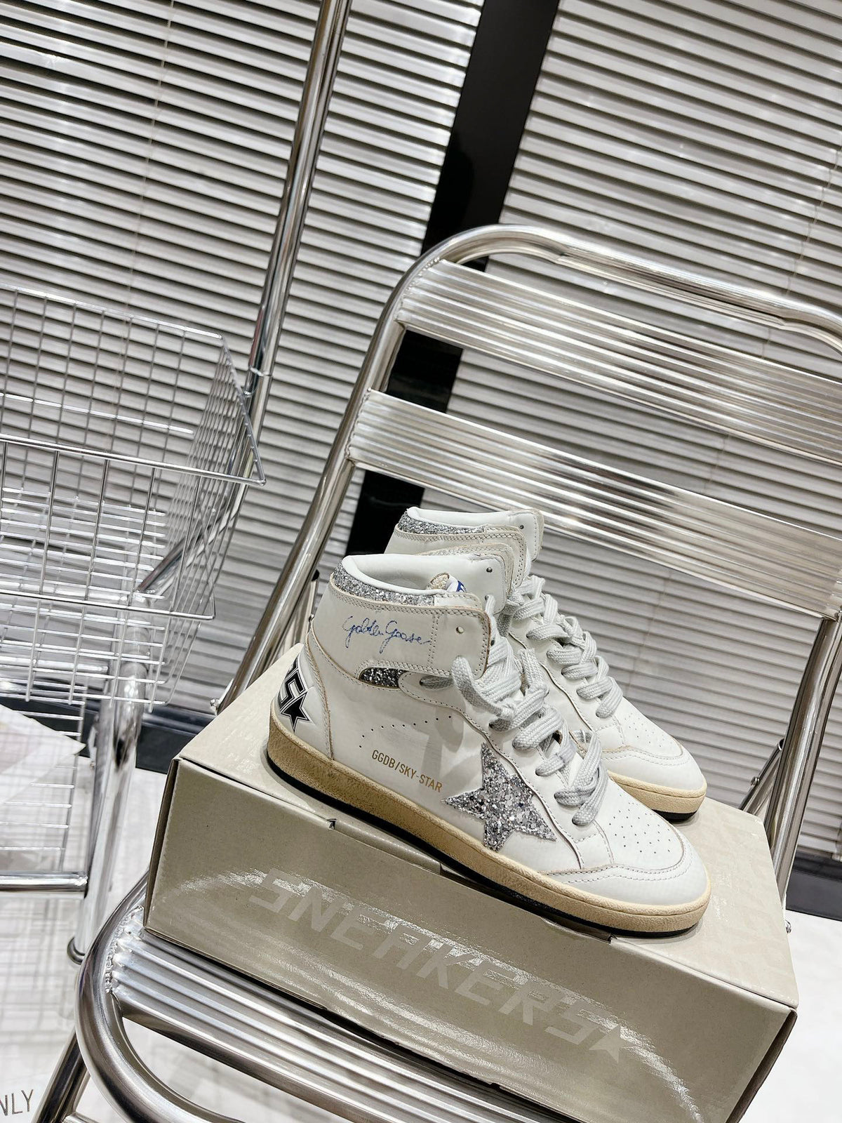 Golden Goose Deluxe High G18 - prezentare produs