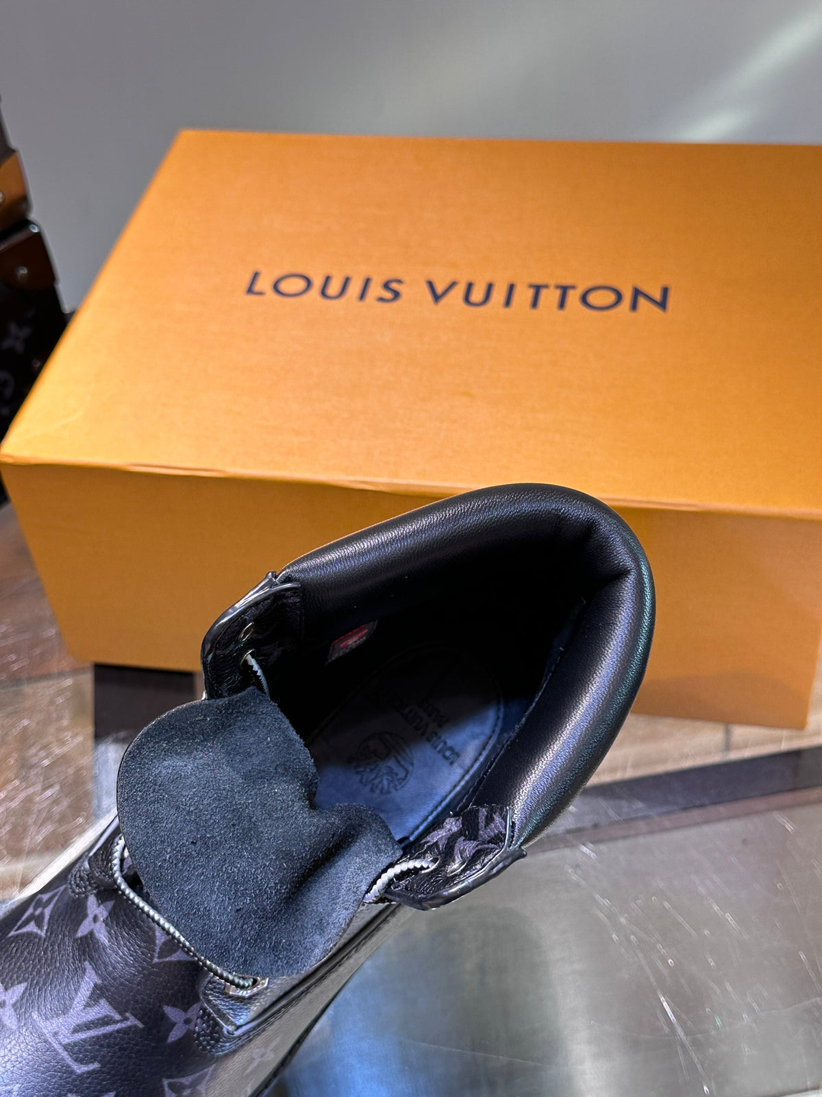 Louis Vuitton LV X Timberland Ghete Negru Piele - prezentare produs