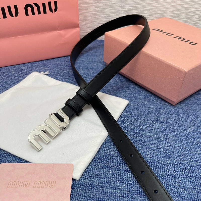 Miu Miu Curea Slim - prezentare produs