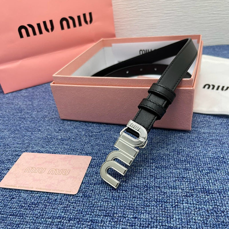 Miu Miu Curea Slim - prezentare produs