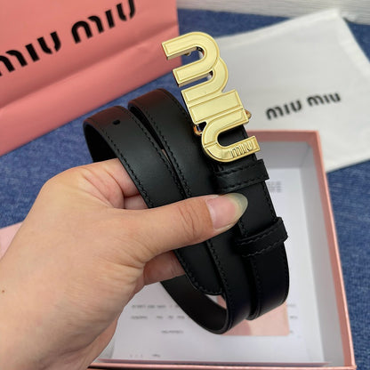 Miu Miu Curea Slim - prezentare produs