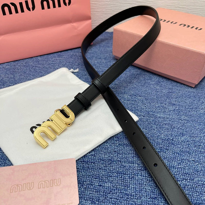Miu Miu Curea Slim - prezentare produs