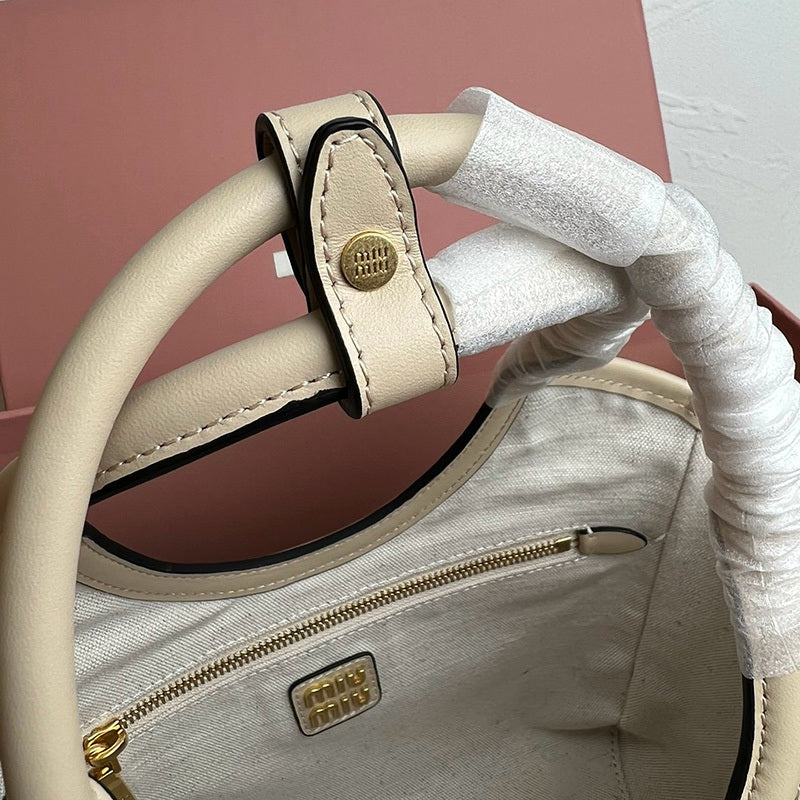 Miu Miu Geantă Exclusive - prezentare produs