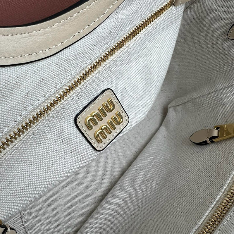 Miu Miu Geantă Exclusive - prezentare produs