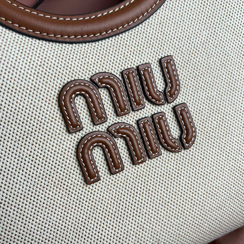Miu Miu Geantă Exclusive - prezentare produs