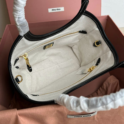 Miu Miu Geantă Exclusive - prezentare produs
