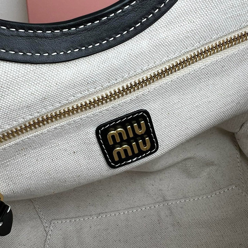 Miu Miu Geantă Exclusive - prezentare produs