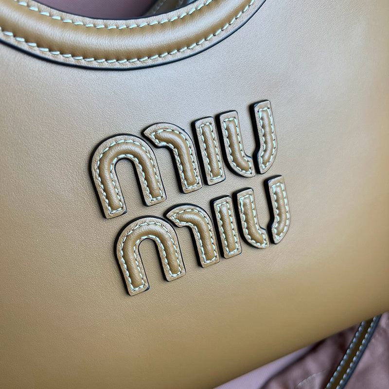 Miu Miu Geantă Exclusive - prezentare produs