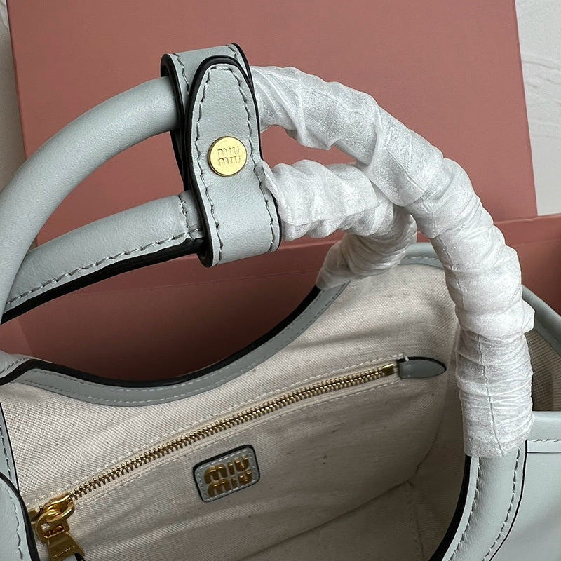 Miu Miu Geantă Exclusive - prezentare produs