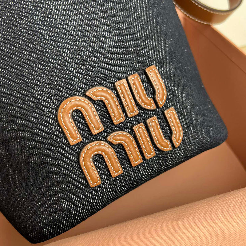 Miu Miu Geantă Exclusive - prezentare produs