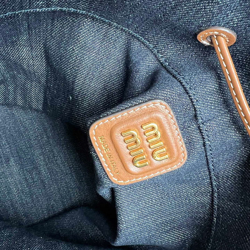 Miu Miu Geantă Exclusive - prezentare produs
