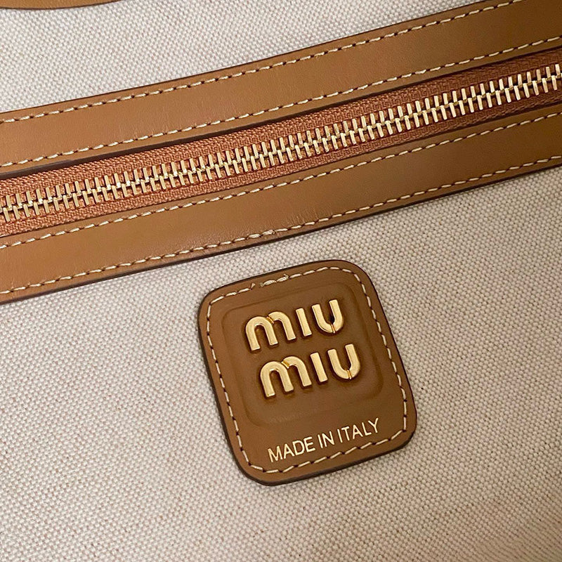 Miu Miu Geantă Exclusive - prezentare produs