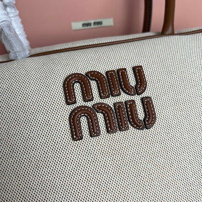 Miu Miu Geantă Exclusive - prezentare produs