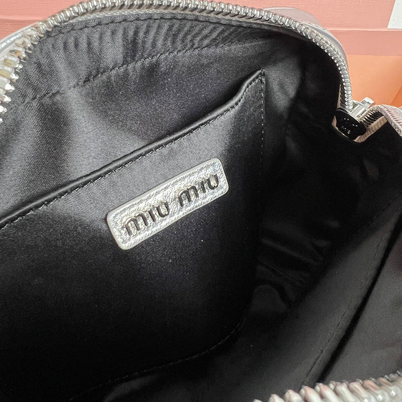 Miu Miu Geantă Exclusive - prezentare produs