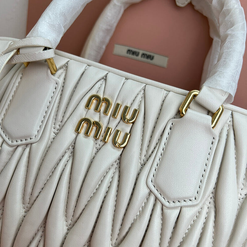 Miu Miu Geantă Exclusive - prezentare produs
