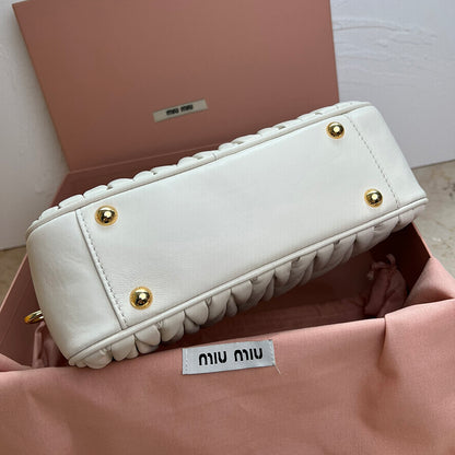 Miu Miu Geantă Exclusive - prezentare produs