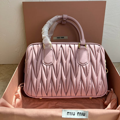 Miu Miu Geantă Exclusive - prezentare produs