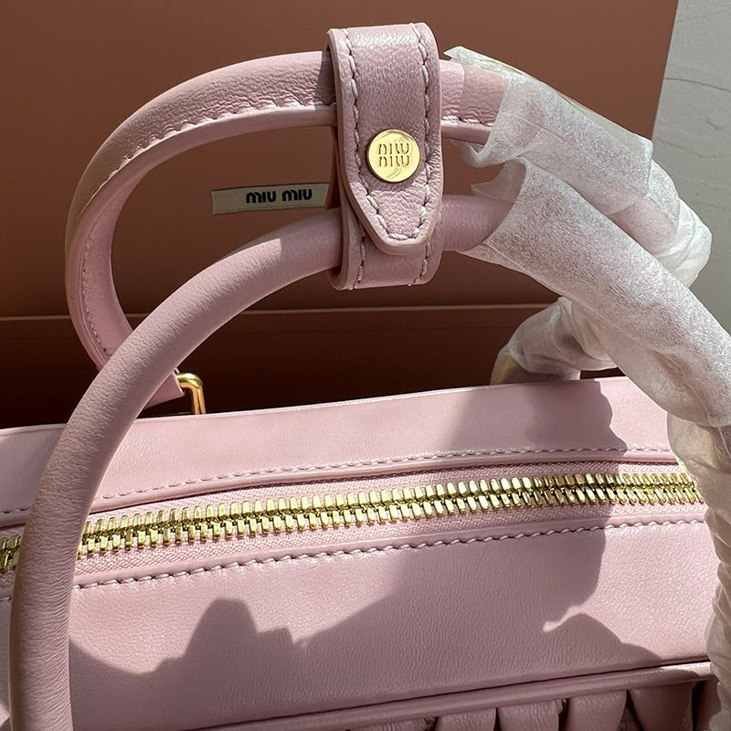 Miu Miu Geantă Exclusive - prezentare produs
