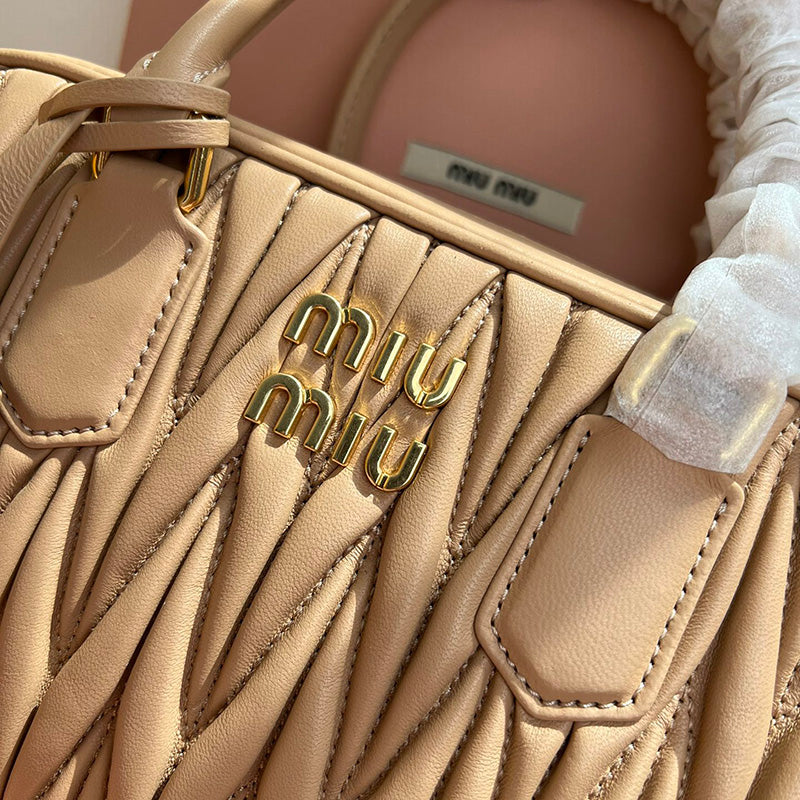 Miu Miu Geantă Exclusive - prezentare produs