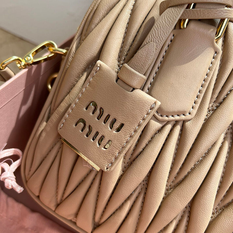Miu Miu Geantă Exclusive - prezentare produs