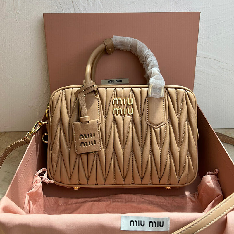 Miu Geantă Exclusive - prezentare produs