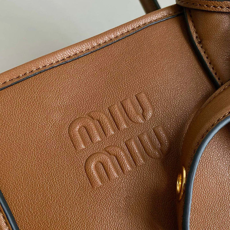 Miu Miu Geantă Exclusive - prezentare produs