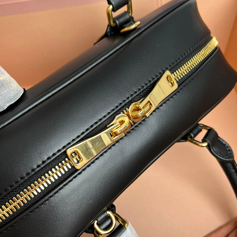 Miu Miu Geantă Exclusive - prezentare produs