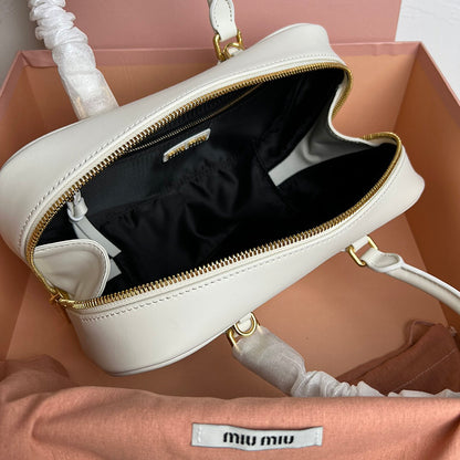 Miu Miu Geantă Exclusive - prezentare produs