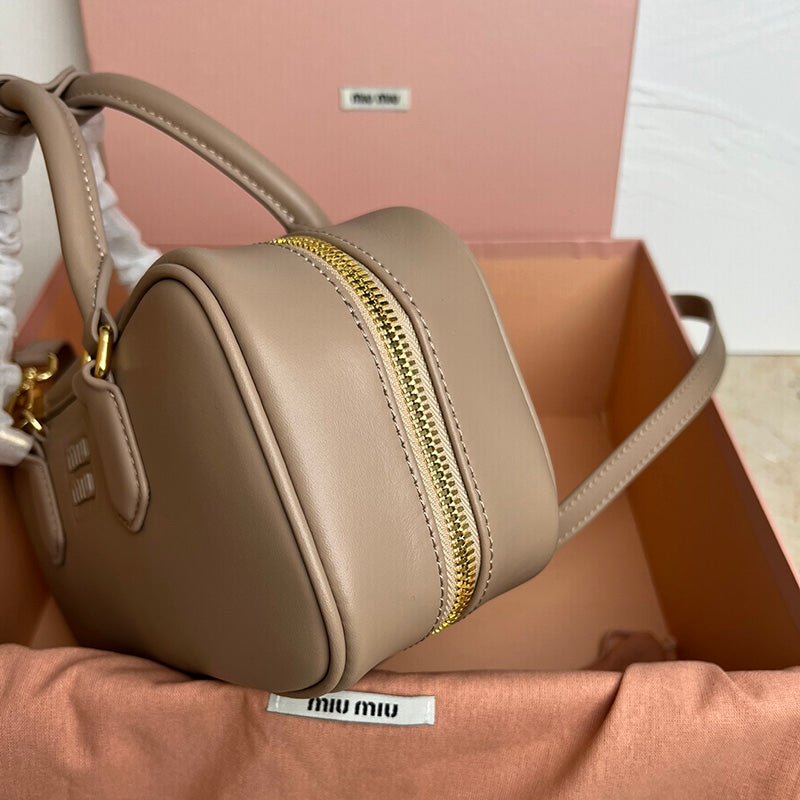 Miu Miu Geantă Exclusive - prezentare produs