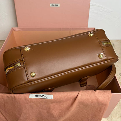 Miu Miu Geantă Exclusive - prezentare produs