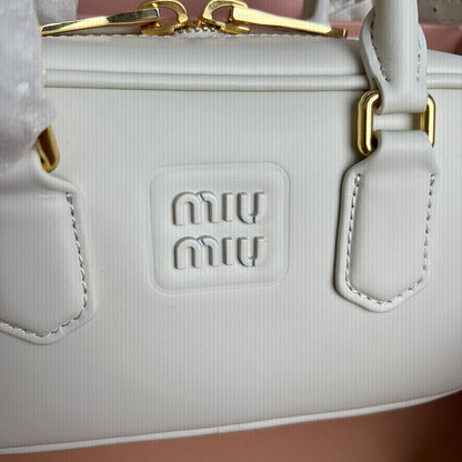 Miu Miu Geantă Exclusive - prezentare produs