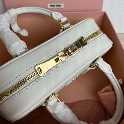 Miu Miu Geantă Exclusive - prezentare produs