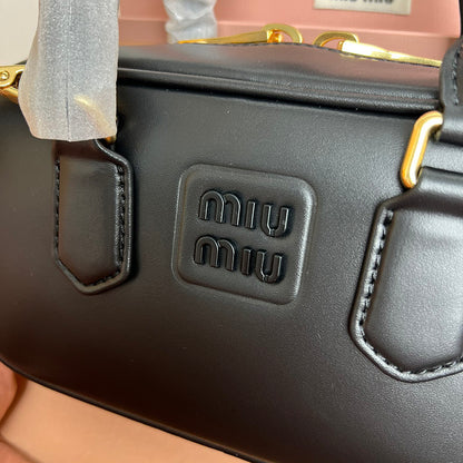 Miu Miu Geantă Exclusive - prezentare produs