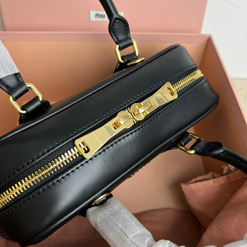 Miu Miu Geantă Exclusive - prezentare produs