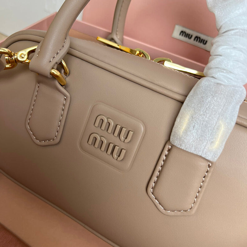 Miu Miu Geantă Exclusive - prezentare produs