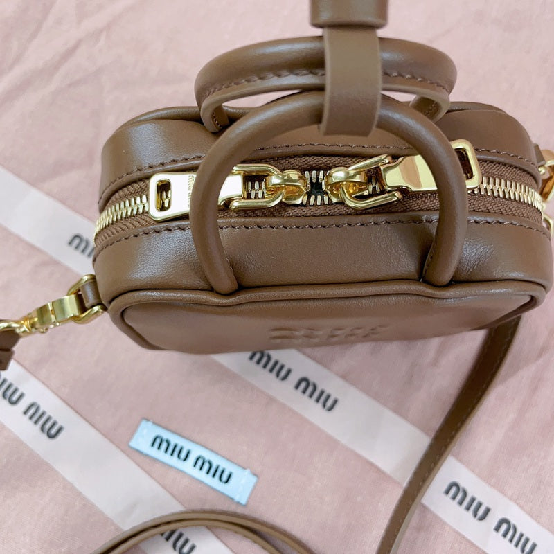 Miu Miu Geantă Exclusive - prezentare produs