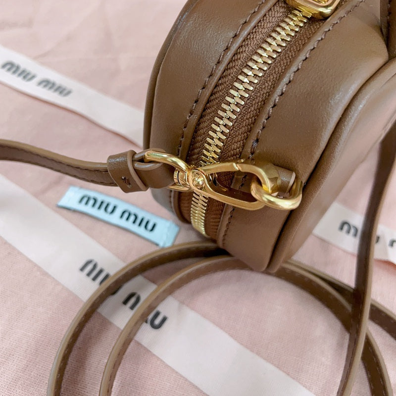 Miu Miu Geantă Exclusive - prezentare produs