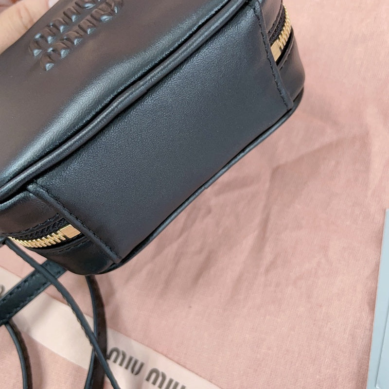 Miu Miu Geantă Exclusive - prezentare produs