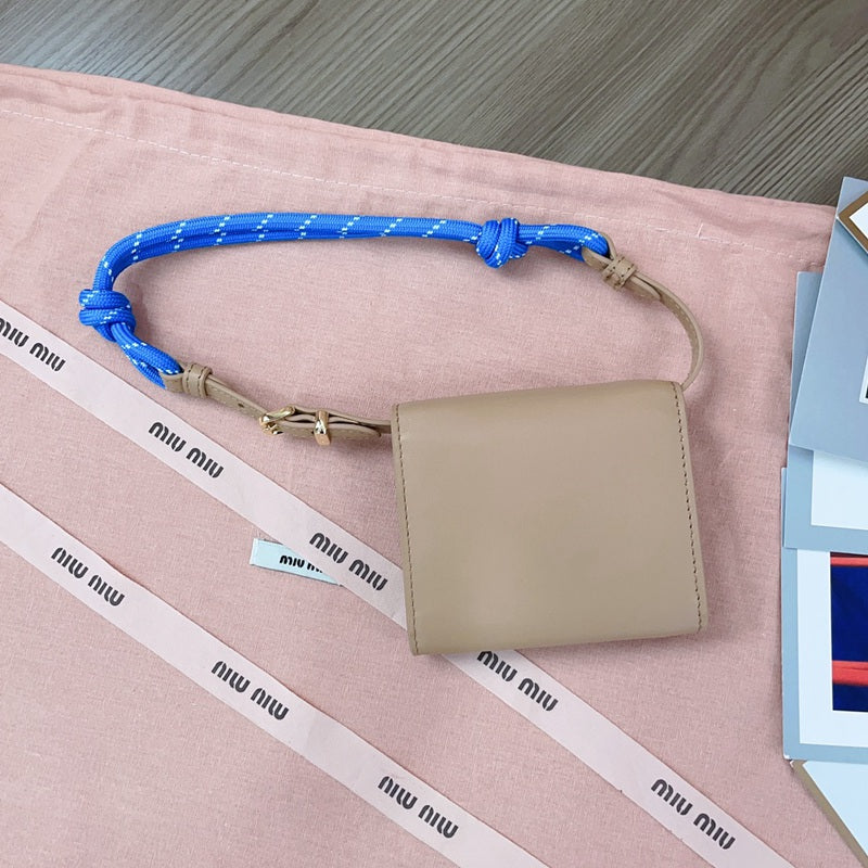 Miu Miu Geantă Exclusive - prezentare produs